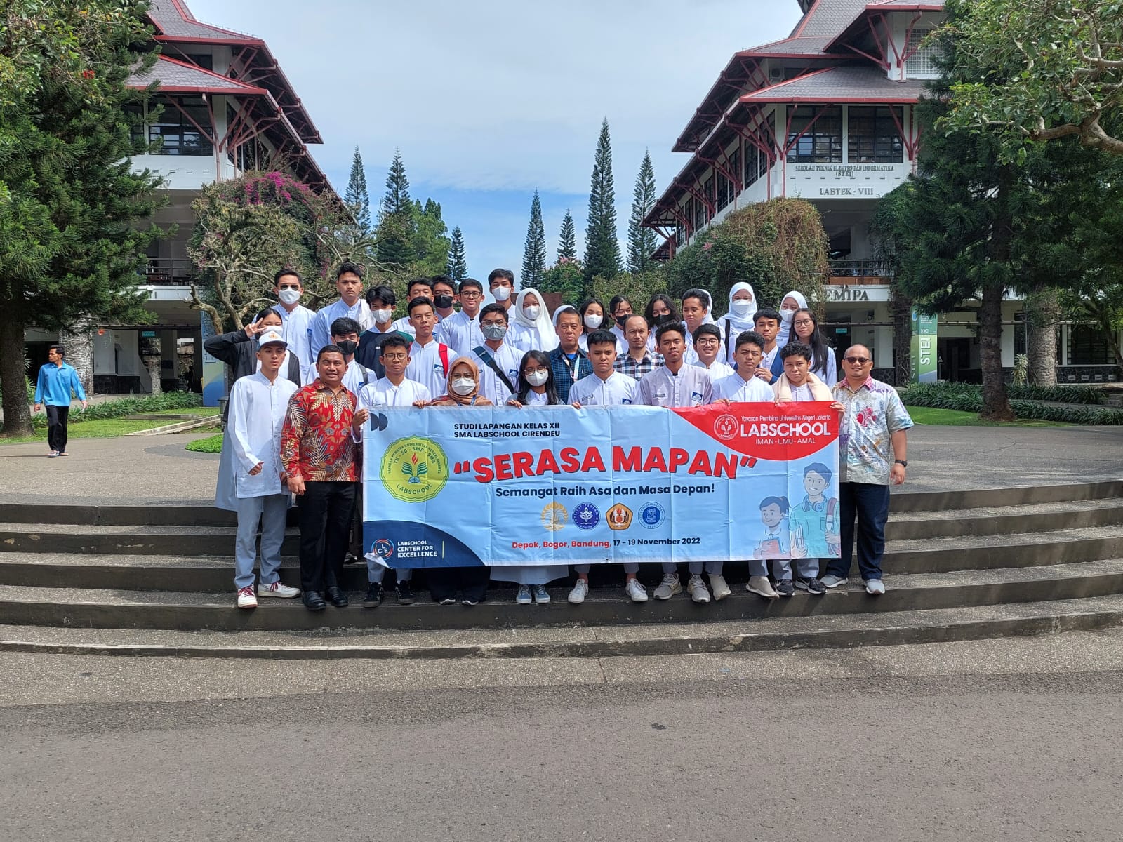 Kunjungan SMA Labschool Cirendeu Jakarta